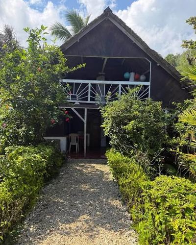 2,000 m² garden property with house and solar power – Sainte-Marie