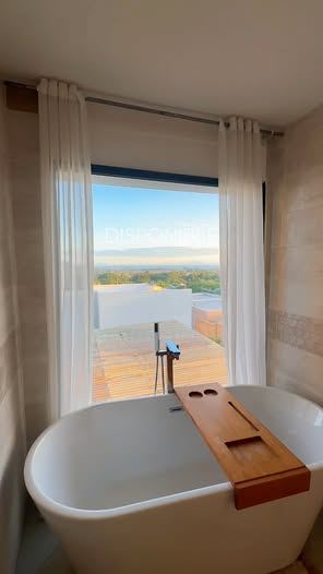 5-bedroom villa with panoramic view – Nosy Be