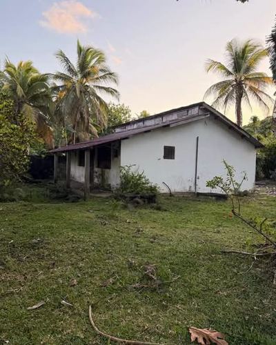 Serviced land 2,350 m² near beaches and airport – Sainte-Marie